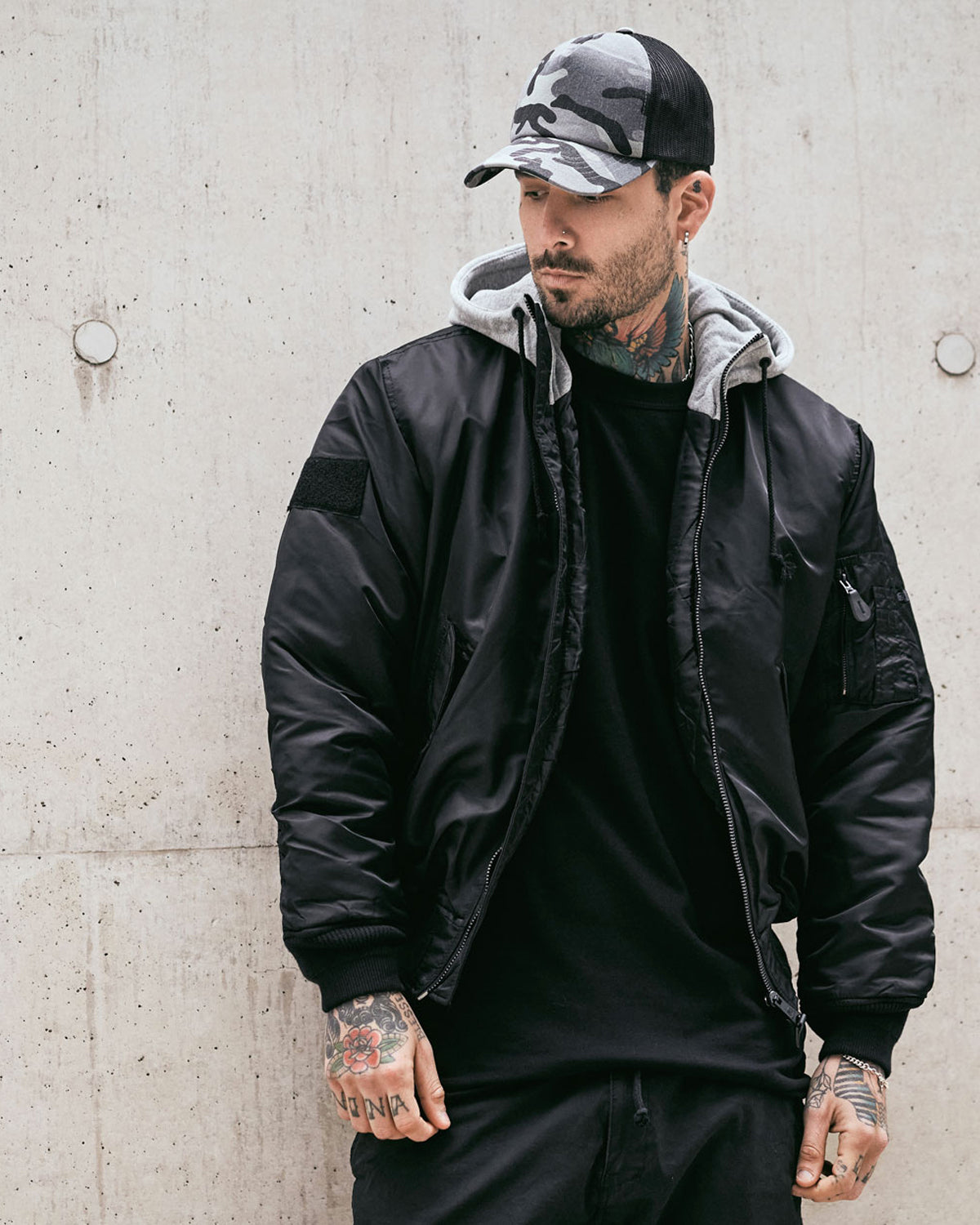 Brandit MA1 hooded bombertakki - Musta/Harmaa