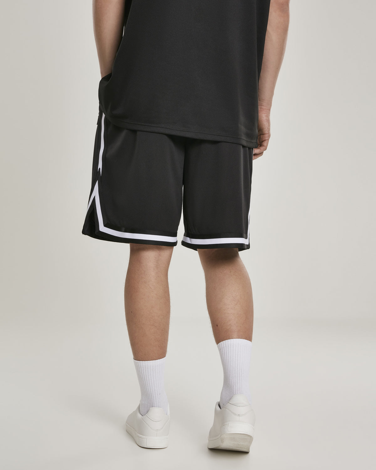 Urban Classics Stripe mesh shortsit - Musta/Valkoinen