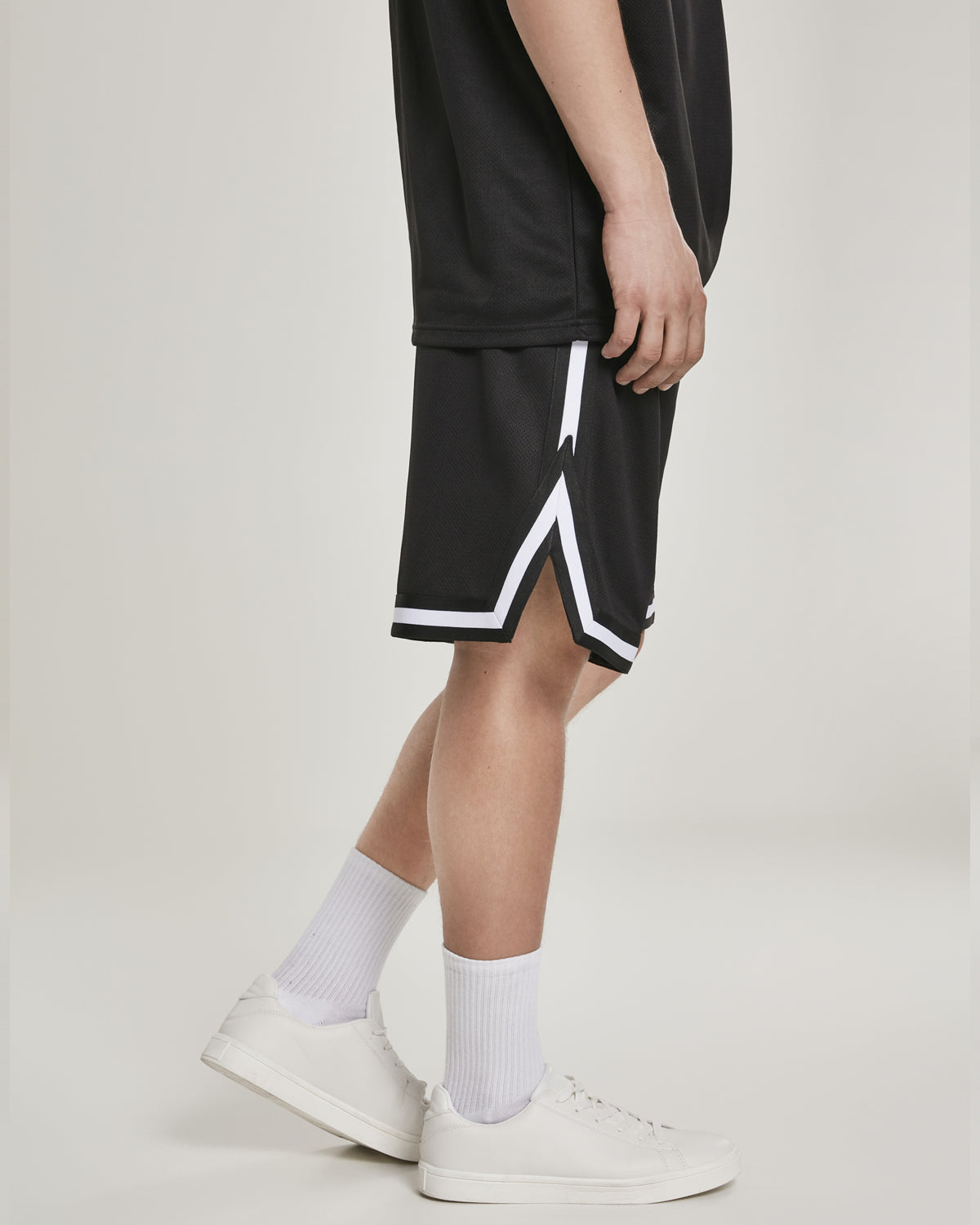 Urban Classics Stripe mesh shortsit - Musta/Valkoinen