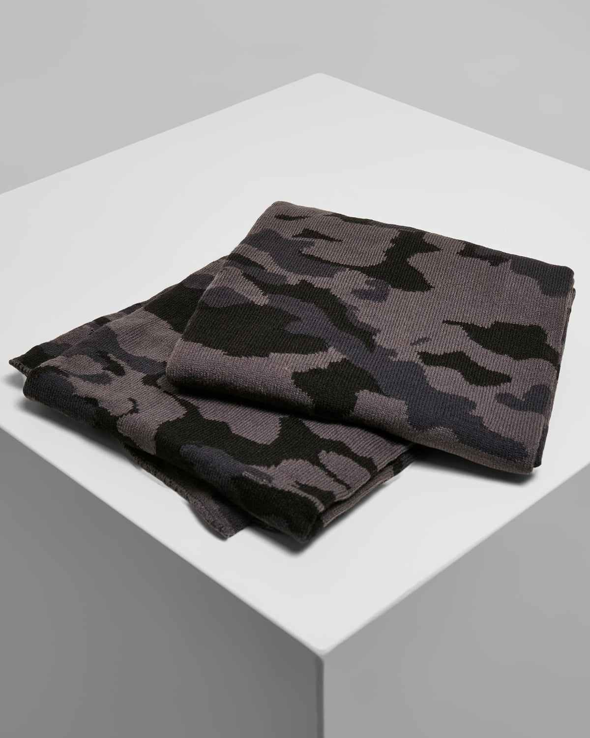 Urban Classics Camo huivi - Tumma camo Default Title
