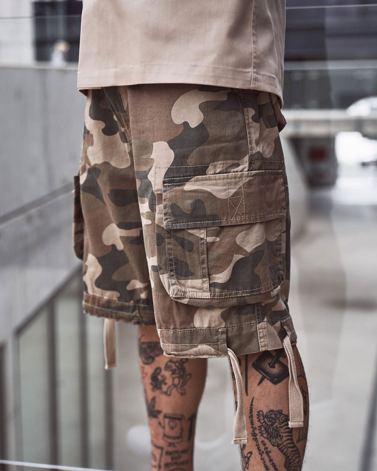 Brandit Urban legend reisitaskushortsit - Beige camo