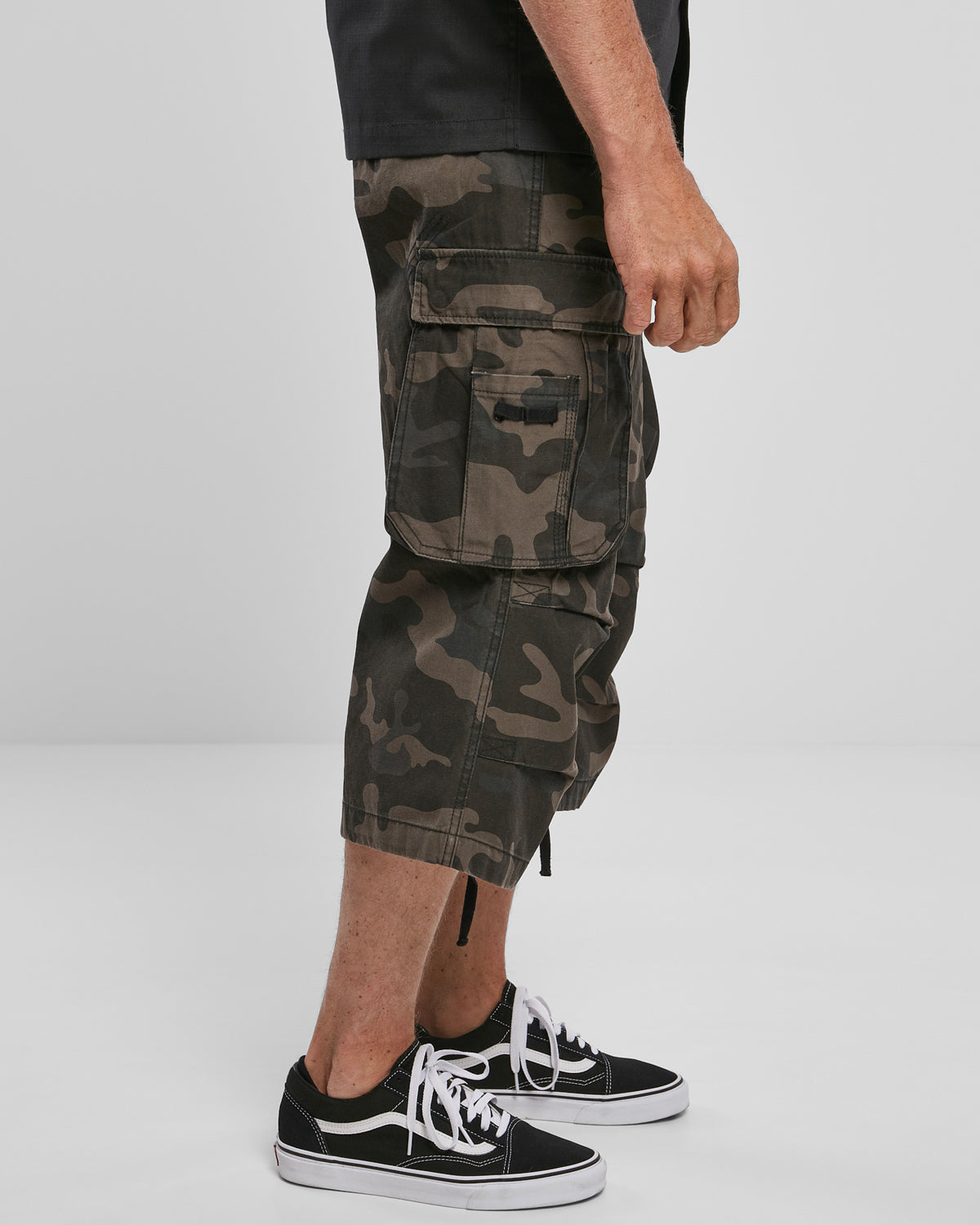 Brandit Industry 3/4 reisitaskushortsit - Tumma Camo