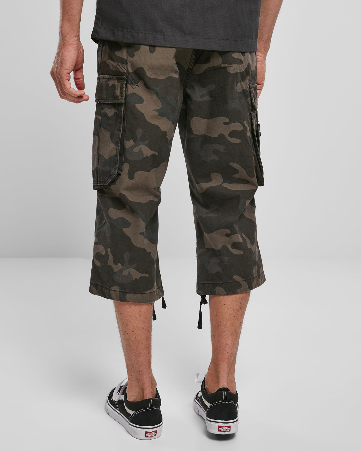 Brandit Industry 3/4 reisitaskushortsit - Tumma Camo