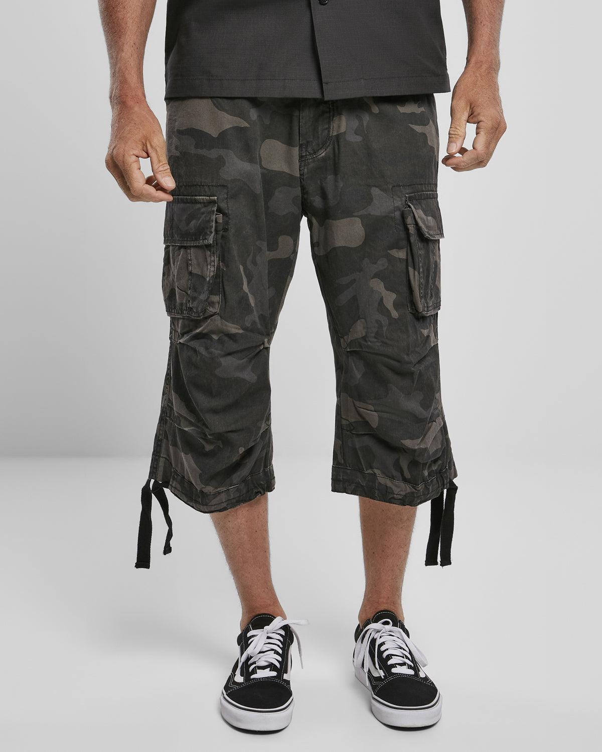 Brandit Urban legend 3/4 reisitaskushortsit - Camo 4XL